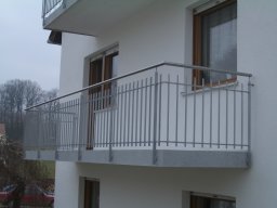 Aussengelaender lackiert-053
